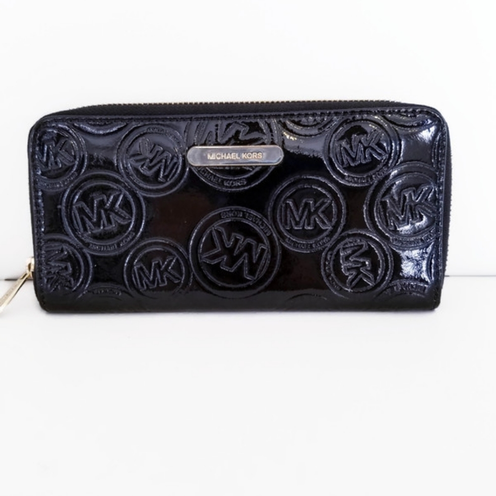 Michael Kors Black and Gold Long Zipper Wallet